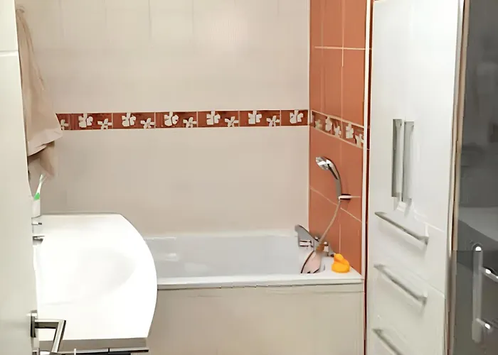 Confortable à Avec Balcon Apartamento